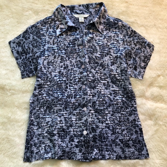 Casual Corner Buttonup - Picture 3 of 10